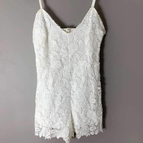 White Lace Romper BB Dakota - Picture 1 of 4